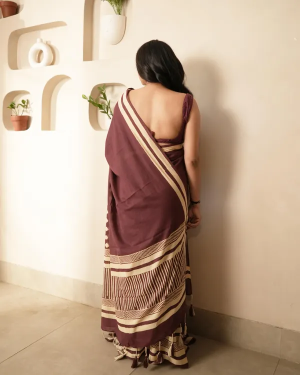 Maroon_Cotton_H_Block_Printed_Mul_Saree_With_Tassels_For_Women